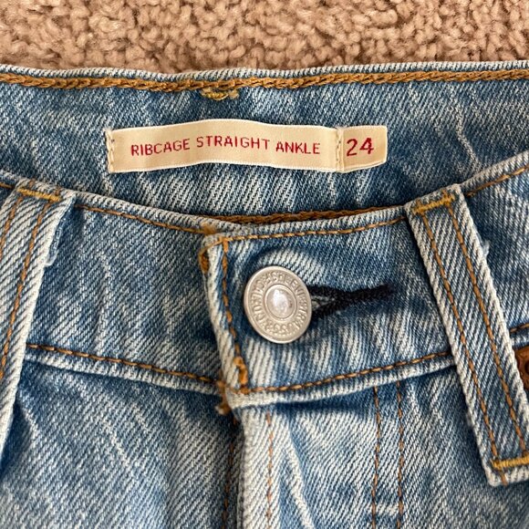 Levi's Light Blue Distressed Ribcage Straight Ankle Jeans Size 24 - Picture 3 of 4
